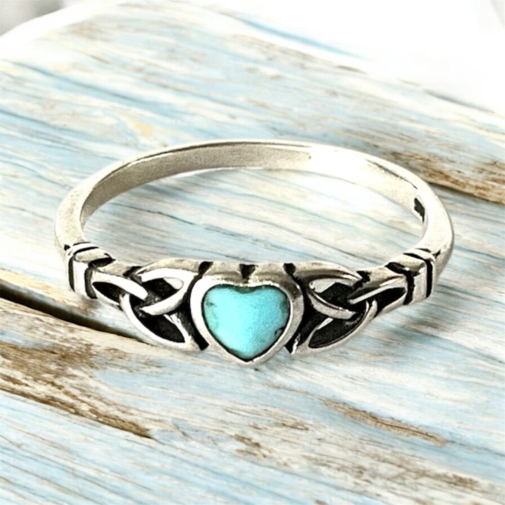 925 Sterling Silver Turquoise Heart Celtic Knot Ring